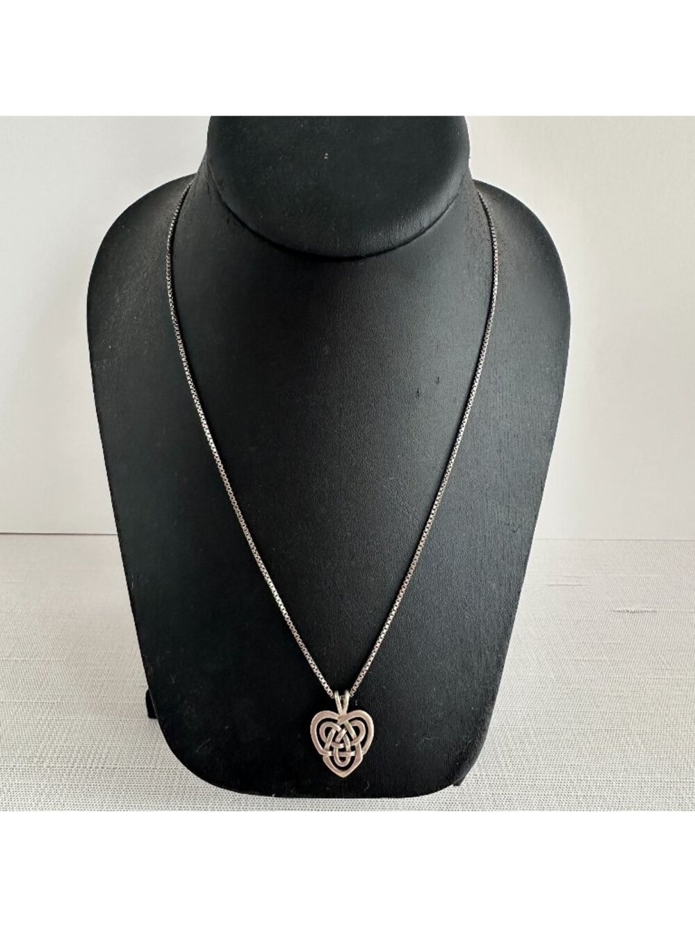 Shube Sterling Silver Celtic Knot Heart Pendant Necklace Box Chain